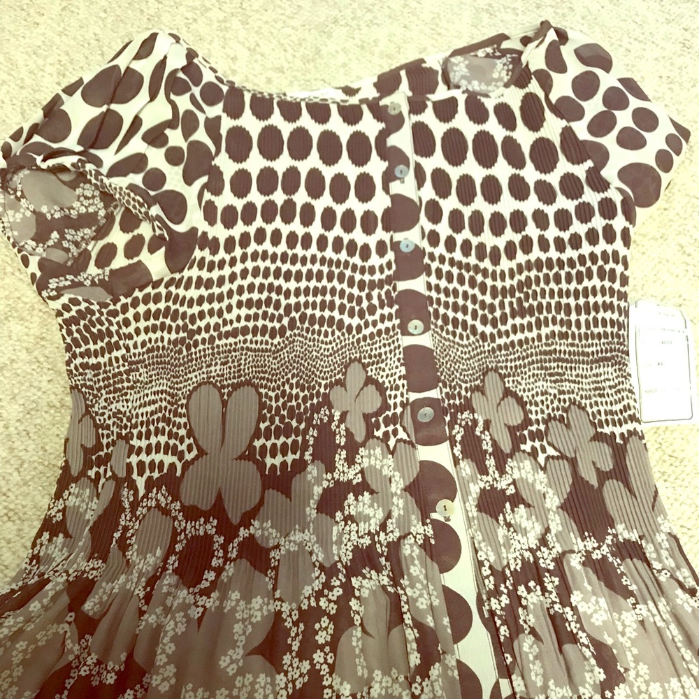 Nicola blouse .
